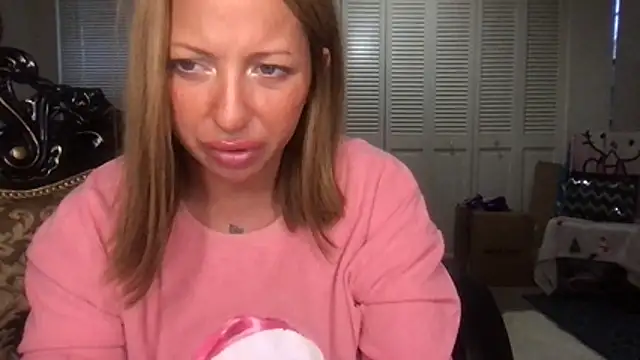 Snapshot of megansweetfromthevalley chatting on December 2025 09:31:02 PM megansweetfromthevalley online show from December 2025 09:31:02 PM