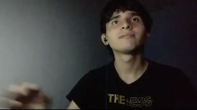 Snapshot of Charley_quin chatting on March 2025 12:05:02 AM Charley quin online show from March 2025 12:05:02 AM