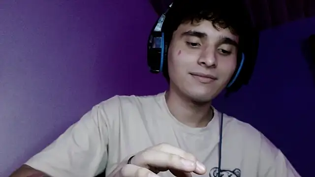 Snapshot of Charley_quin chatting on September 2025 03:06:02 AM Charley quin online show from September 2025 03:06:02 AM