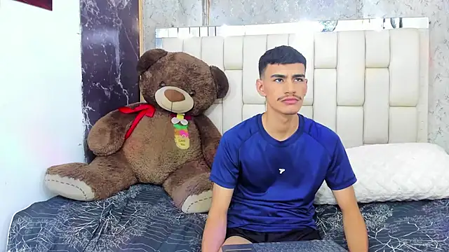 Bi Latin Boys1 online show from December 2024 01:06:01 PM