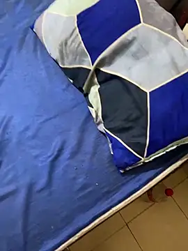 Snapshot of United3 chatting on October 2025 11:03:01 AM United3 online show from October 2025 11:03:01 AM