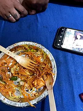 Snapshot of United3 chatting on November 2025 08:31:01 AM United3 online show from November 2025 08:31:01 AM