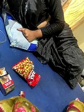 Snapshot of United3 chatting on November 2025 10:15:01 AM United3 online show from November 2025 10:15:01 AM