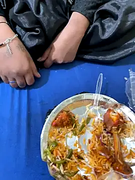 Snapshot of United3 chatting on November 2025 08:37:01 AM United3 online show from November 2025 08:37:01 AM