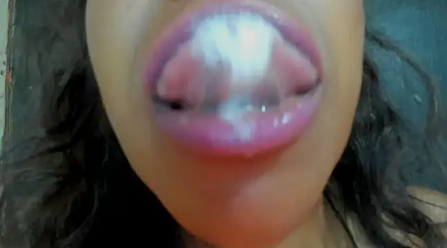 Snapshot of KamariaFyre chatting on January 2025 09:22:02 AM KamariaFyre online show from January 2025 09:22:02 AM