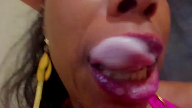 Snapshot of KamariaFyre chatting on February 2025 08:00:02 AM KamariaFyre online show from February 2025 08:00:02 AM