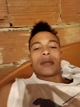 Snapshot of Black_Diamon_ chatting on December 2025 10:14:01 PM Black Diamon online show from December 2025 10:14:01 PM