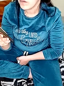 Snapshot of ShadiaStar chatting on February 2025 03:03:02 PM ShadiaStar online show from February 2025 03:03:02 PM