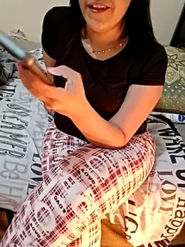 Snapshot of ShadiaStar chatting on February 2025 11:30:01 PM ShadiaStar online show from February 2025 11:30:01 PM