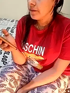 Snapshot of ShadiaStar chatting on February 2025 10:09:01 PM ShadiaStar online show from February 2025 10:09:01 PM