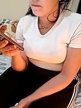 Snapshot of ShadiaStar chatting on February 2025 08:31:01 PM ShadiaStar online show from February 2025 08:31:01 PM