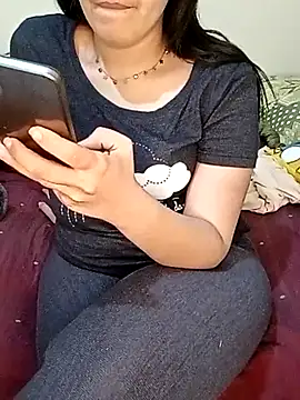 Snapshot of ShadiaStar chatting on March 2025 01:32:02 AM ShadiaStar online show from March 2025 01:32:02 AM