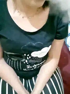 Snapshot of ShadiaStar chatting on March 2025 03:43:01 AM ShadiaStar online show from March 2025 03:43:01 AM