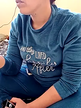 Snapshot of ShadiaStar chatting on November 2025 10:04:01 AM ShadiaStar online show from November 2025 10:04:01 AM