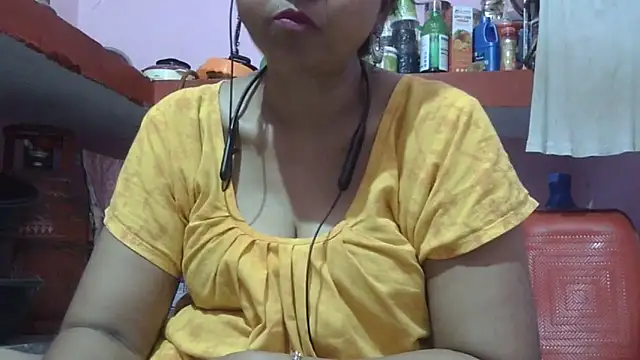 Snapshot of Suhana-sapna chatting on May 2026 05:02:02 AM Suhana-sapna online show from May 2026 05:02:02 AM