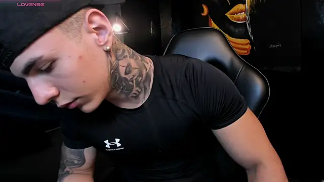 Flynn Riider online show from November 2025 05:13:01 PM