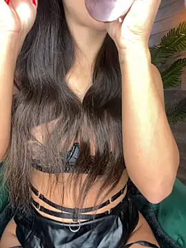 Nicole Diva online show from October 2025 06:05:01 AM