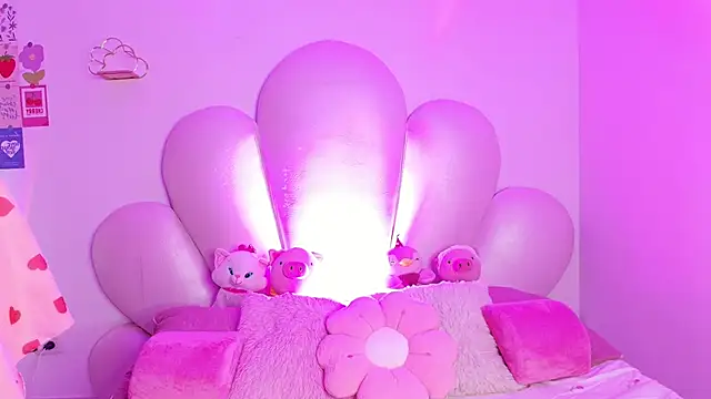 Snapshot of zoewillian chatting on September 2025 06:26:02 AM zoewillian online show from September 2025 06:26:02 AM