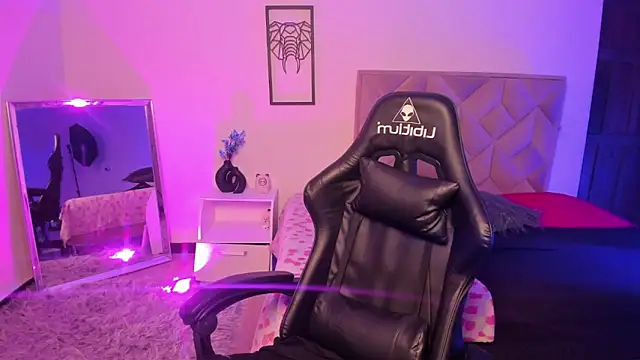 Snapshot of Aurora_Hotson chatting on January 2025 07:27:02 AM Aurora Hotson online show from January 2025 07:27:02 AM