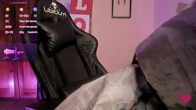 Snapshot of Aurora_Hotson chatting on February 2025 04:26:02 AM Aurora Hotson online show from February 2025 04:26:02 AM