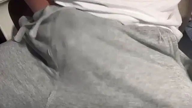 Snapshot of Axeeeeeeeeeeeel chatting on November 2025 04:41:02 PM Axeeeeeeeeeeeel online show from November 2025 04:41:02 PM