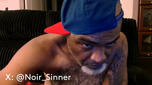 Snapshot of sinnernoir chatting on June 2026 02:32:02 AM sinnernoir online show from June 2026 02:32:02 AM