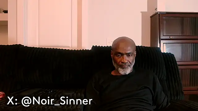 Snapshot of sinnernoir chatting on June 2026 07:00:02 AM sinnernoir online show from June 2026 07:00:02 AM