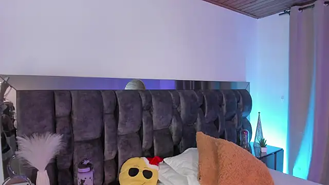 CarolHorny 1 online show from December 2025 02:08:02 AM