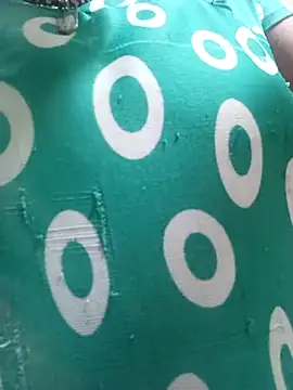 Snapshot of Cute-Aadhvita chatting on September 2025 06:09:02 PM Cute-Aadhvita online show from September 2025 06:09:02 PM