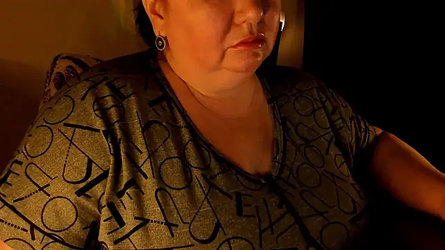 Snapshot of SexxyDreams1 chatting on December 2024 04:09:02 AM SexxyDreams1 online show from December 2024 04:09:02 AM