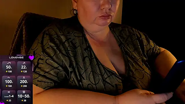 Snapshot of SexxyDreams1 chatting on January 2025 03:20:01 AM SexxyDreams1 online show from January 2025 03:20:01 AM