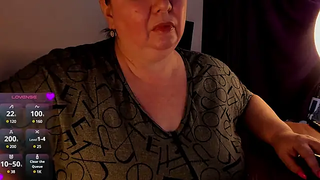 Snapshot of SexxyDreams1 chatting on March 2025 06:23:01 AM SexxyDreams1 online show from March 2025 06:23:01 AM