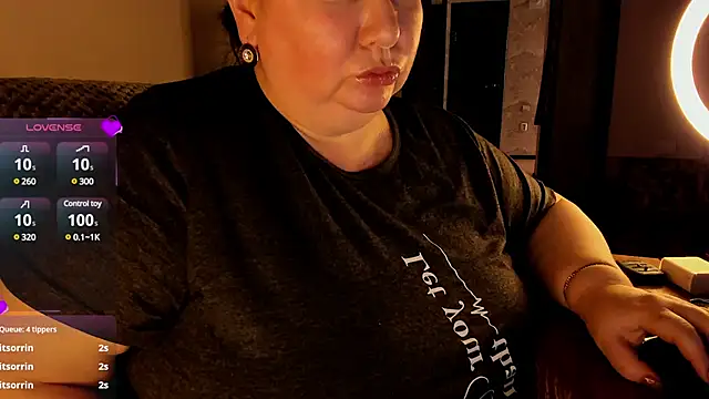 Snapshot of SexxyDreams1 chatting on March 2025 04:03:02 AM SexxyDreams1 online show from March 2025 04:03:02 AM