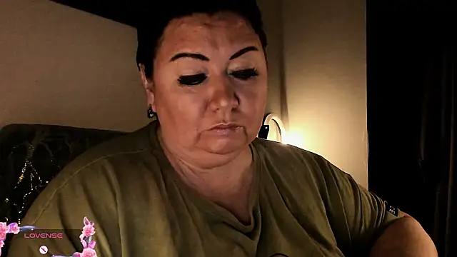 Snapshot of SexxyDreams1 chatting on September 2025 03:39:02 AM SexxyDreams1 online show from September 2025 03:39:02 AM