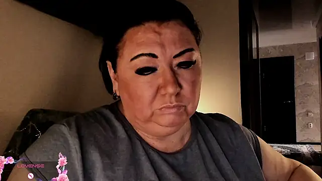 Snapshot of SexxyDreams1 chatting on September 2025 05:09:01 AM SexxyDreams1 online show from September 2025 05:09:01 AM