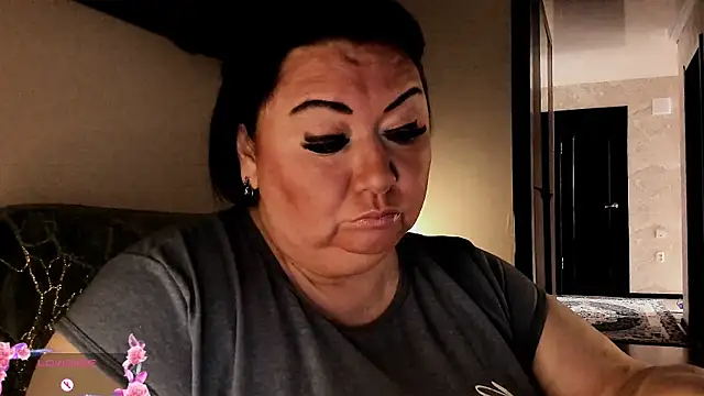 Snapshot of SexxyDreams1 chatting on September 2025 05:12:01 AM SexxyDreams1 online show from September 2025 05:12:01 AM