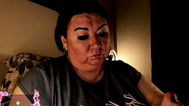 Snapshot of SexxyDreams1 chatting on October 2025 04:18:02 AM SexxyDreams1 online show from October 2025 04:18:02 AM