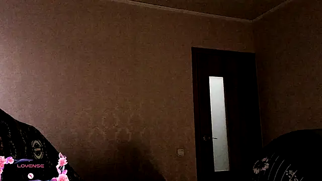 Snapshot of SexxyDreams1 chatting on December 2025 03:48:01 AM SexxyDreams1 online show from December 2025 03:48:01 AM