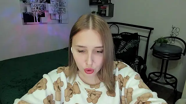 LinaTruly online show from February 2025 11:37:01 PM