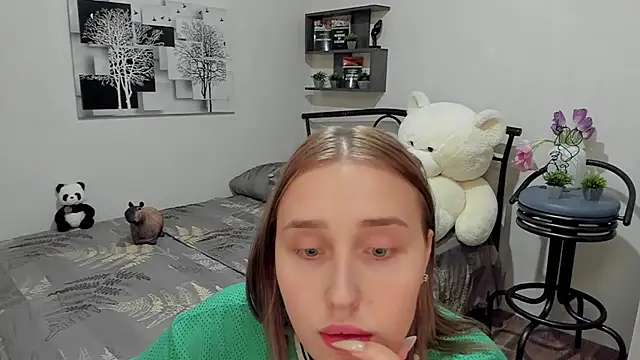 LinaTruly online show from March 2025 12:20:02 AM