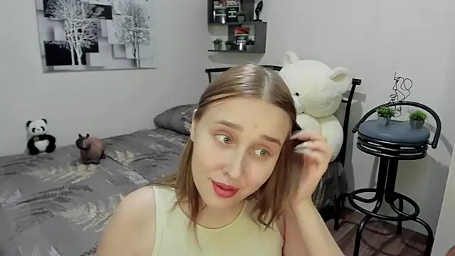 LinaTruly online show from March 2025 12:04:02 AM