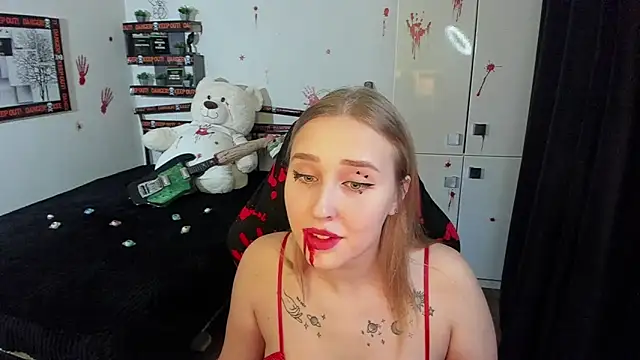 LinaTruly online show from October 2025 09:35:02 PM