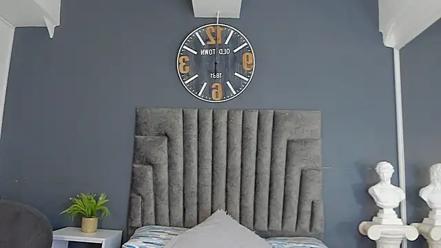 Robin Rief online show from May 2026 08:17:02 PM