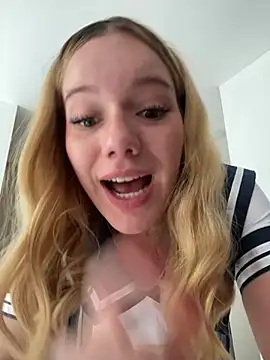 NicoleCut online show from February 2025 05:07:02 PM