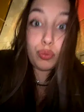 Snapshot of VelvetVixenI chatting on November 2025 04:57:02 PM VelvetVixenI online show from November 2025 04:57:02 PM