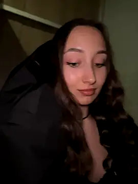 Snapshot of VelvetVixenI chatting on December 2025 04:00:01 PM VelvetVixenI online show from December 2025 04:00:01 PM