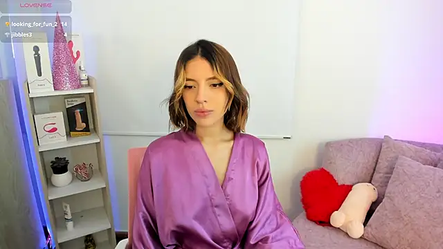 Snapshot of savage_sweethearts chatting on December 2024 01:14:01 AM savage sweethearts online show from December 2024 01:14:01 AM