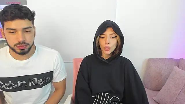 Snapshot of savage_sweethearts chatting on December 2024 08:47:02 PM savage sweethearts online show from December 2024 08:47:02 PM