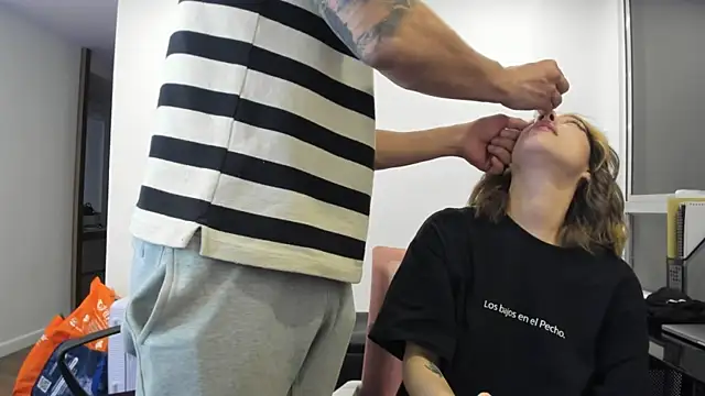 Snapshot of savage_sweethearts chatting on January 2025 01:48:02 AM savage sweethearts online show from January 2025 01:48:02 AM