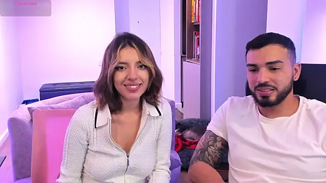 Snapshot of savage_sweethearts chatting on February 2025 05:49:02 AM savage sweethearts online show from February 2025 05:49:02 AM